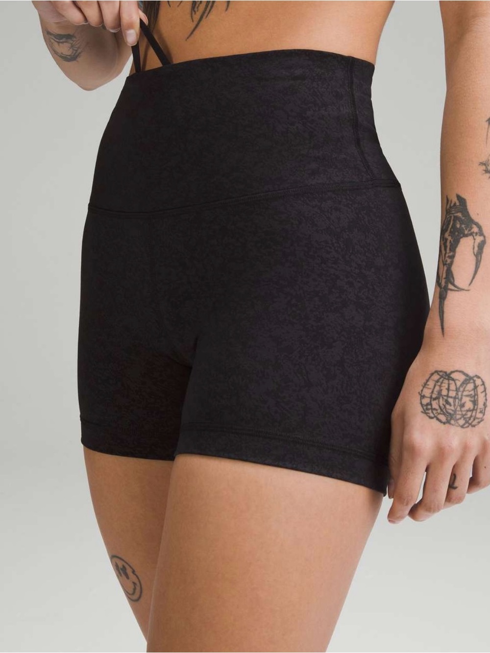 Lululemon wunder train high rise short 4” bike shorts women’s 6 blaze black gym